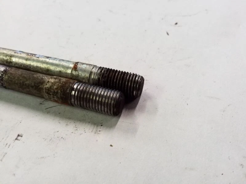 Tacos de culata de 6-7/16" | Se adapta a Jaguar XJ6 1979-1985 Foto 3 de 4