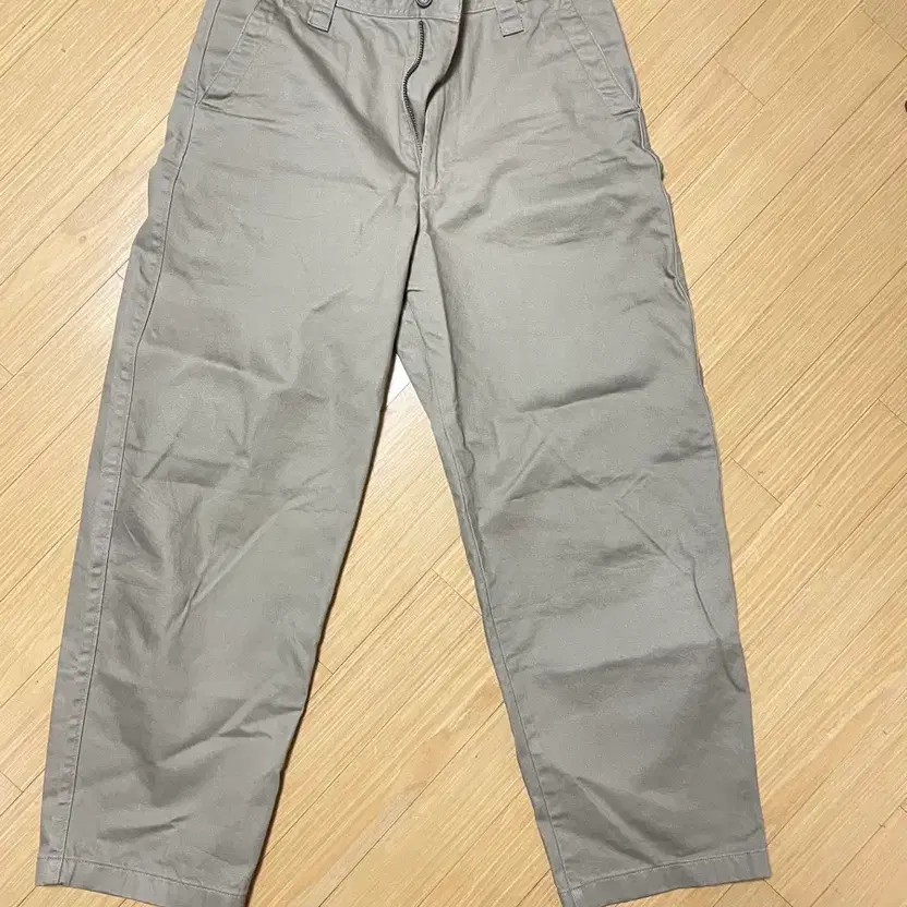 Uniqlo U Wide Fit Chino Pants - Size 29 (76cm Waist) thumbnail 2