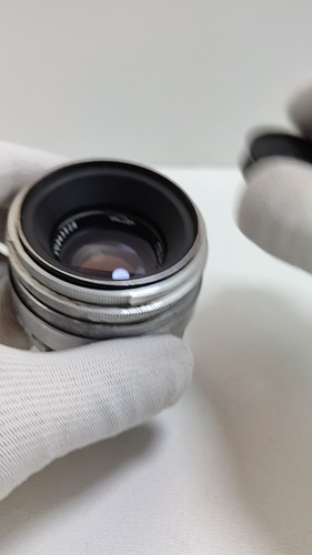KMZ Helios 44 2/58 Soviet lens M39, M42, Silver Bokeh portrait lens #6 - Video 1 of 1