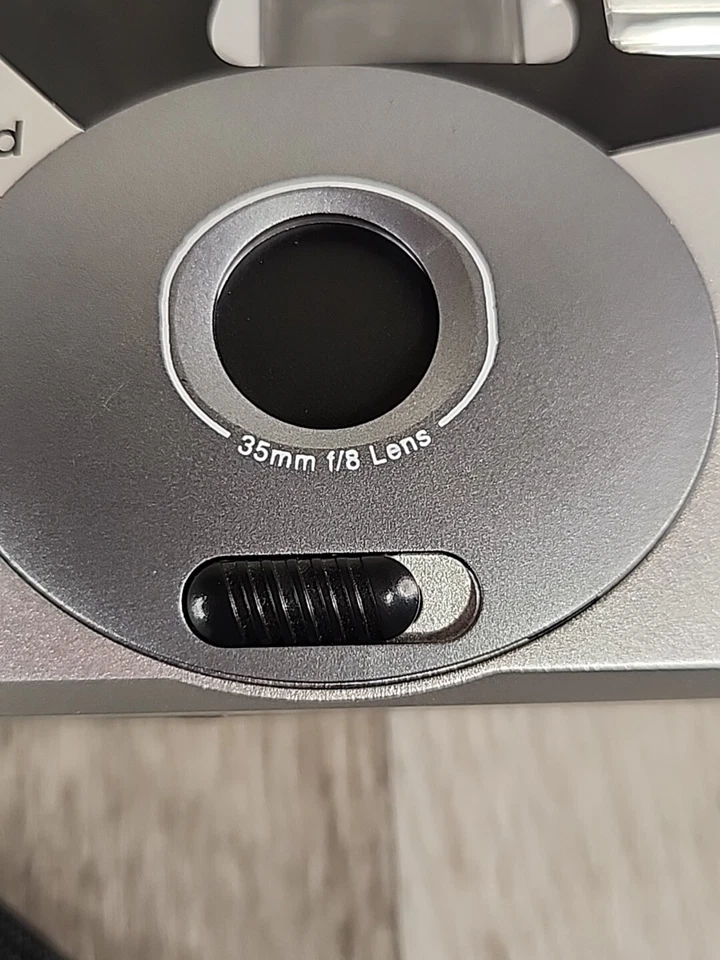 Polaroid 252 BV Motorized 35mm 1/8 Lens Film Point & Shoot Camera Silver - Image 3 of 4