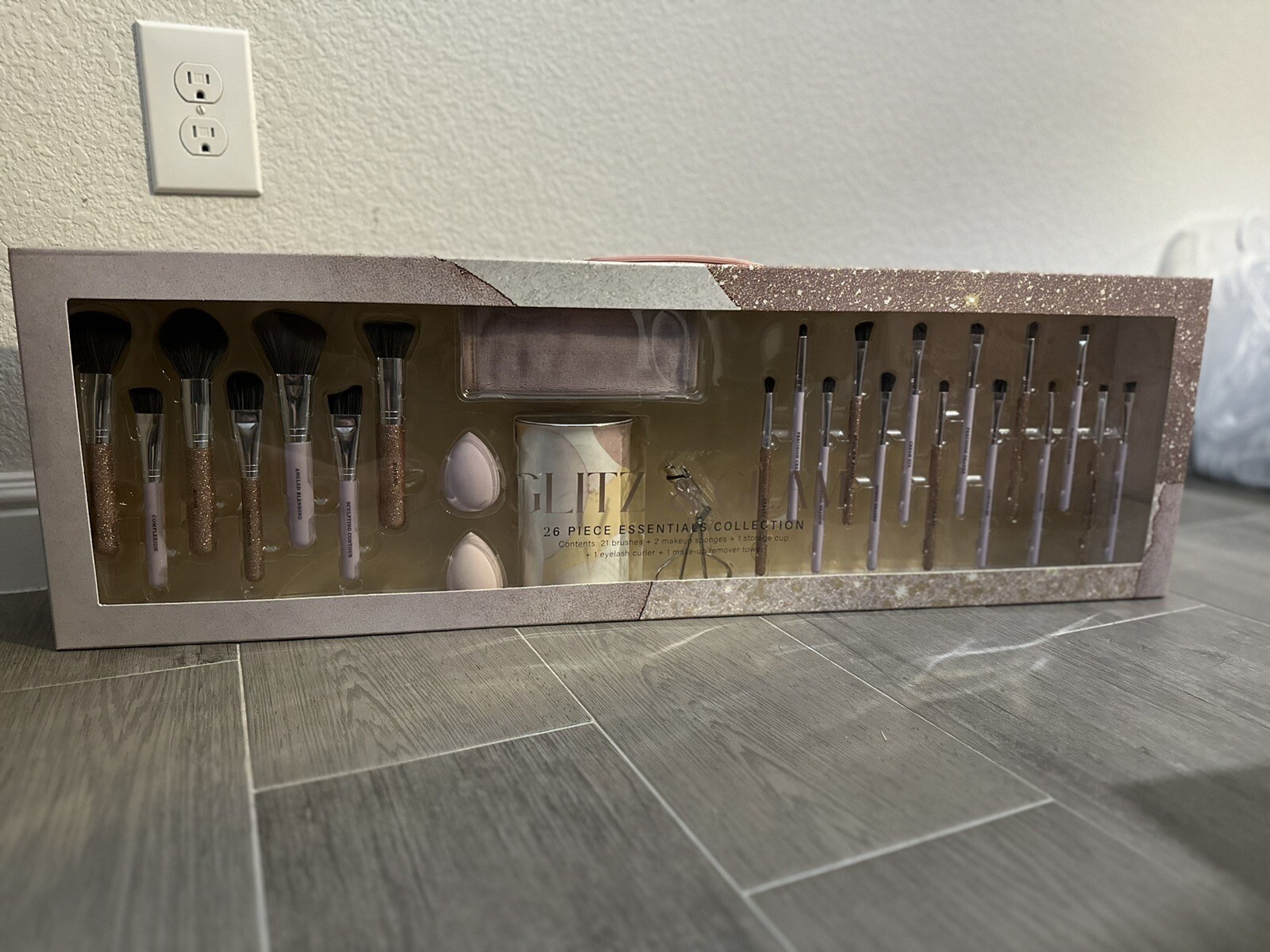 Glitz & Glam 26 Piece Lavender Glitter Brush Set Make Up Tik Tok Viral