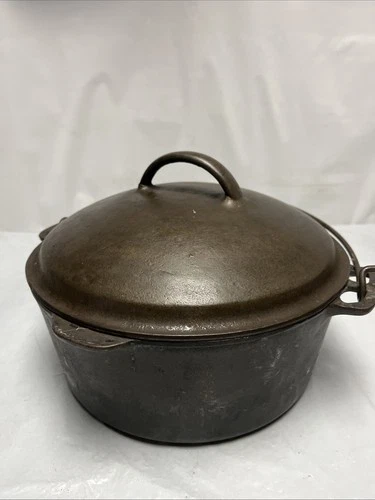 VINTAGE WAGNER WARE SIDNEY O DUTCH OVEN 1268A BAIL HANDLE