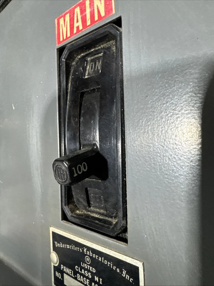 100A 3极相120/208/240伏主断路器面板带分支断路器ITE完整 — 第 2/4 张图片