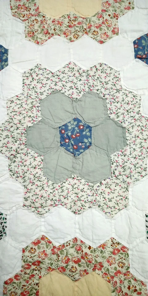 King Size Handmade Hand Quilted GRANDMOTHER'S FLOWER GARDEN Patchwork Quilt - Image 2 of 4
