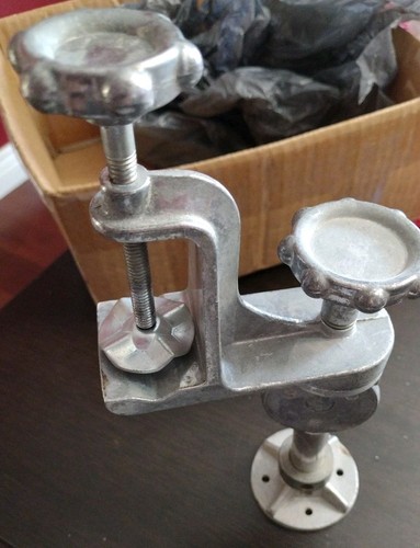 Muskrat Woodcarvers Multi Position Work Stand Clamp Tool - Picture 8 of 13