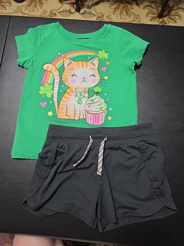 Girls Sz 5-6 Cute Kitten Top With Shorts