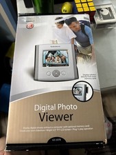 NEW Radio Shack Digital Slideshow Photo Viewer
