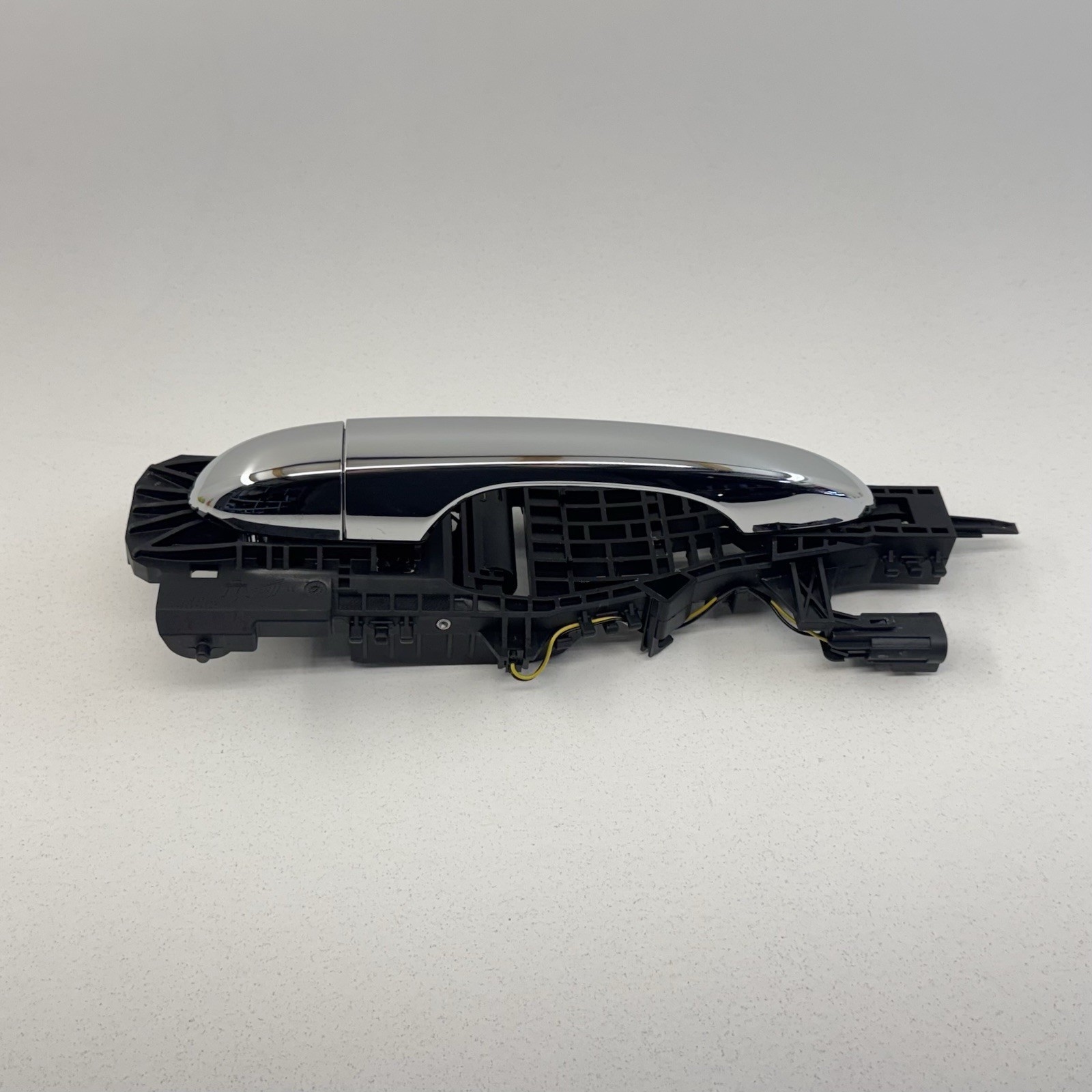14-24 Maserati Ghibli Right Rear Exterior Door Handle Assembly 68194124AB OEM