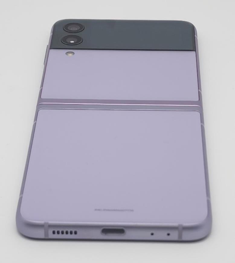 Samsung Galaxy Z Flip3, 5G - 128GB (UNLOCKED) SM-F711U, Lavender