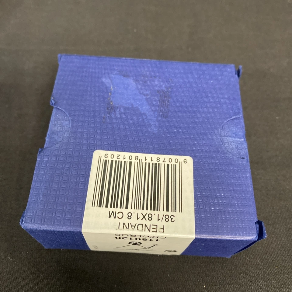 Colar pingente de flor de cristal rosa Swarovski 1180120 CRY/LROS pavê tom prata - Imagem 3 de 4