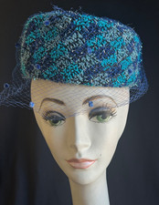 Vintage 1960s Ladies Pillbox Hat w/ Hat Box