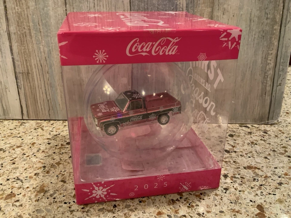 Camión GMC 1976 adorno de Navidad M2 Machines 2025 🎄 Foto 3 de 4