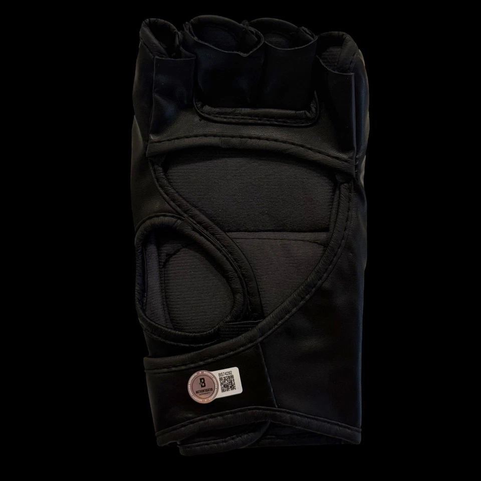 Rashad Evans Signed UFC Fight Glove BAS Beckett COA Autograph - Image 2 of 3