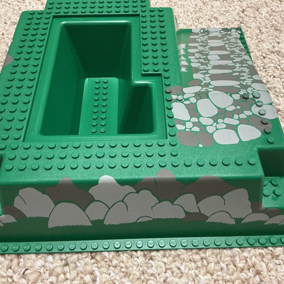 LEGO Placa Base Elevada con Rampa y Rocas (2552) Para Juegos de Castillo 6081 Y 6086 Foto 4 de 4