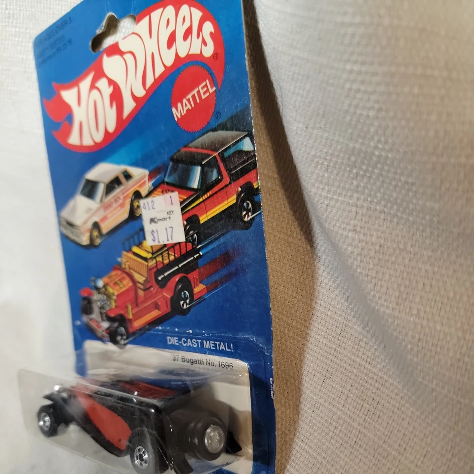 Bugatti No.1696 1980 Hot Wheels 1937 rojo y negro paquete sin abrir escala 1:64 Foto 3 de 4
