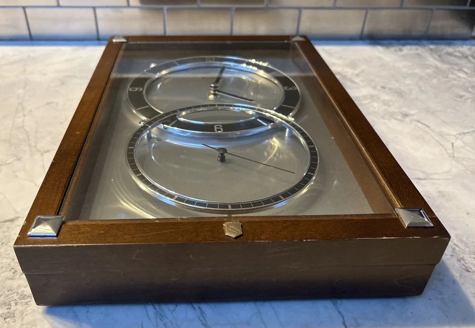 Reloj de Pared Bulova Plata Doble Cara Enmarcado Madera Funciona Estilo Moderno Foto 2 de 4