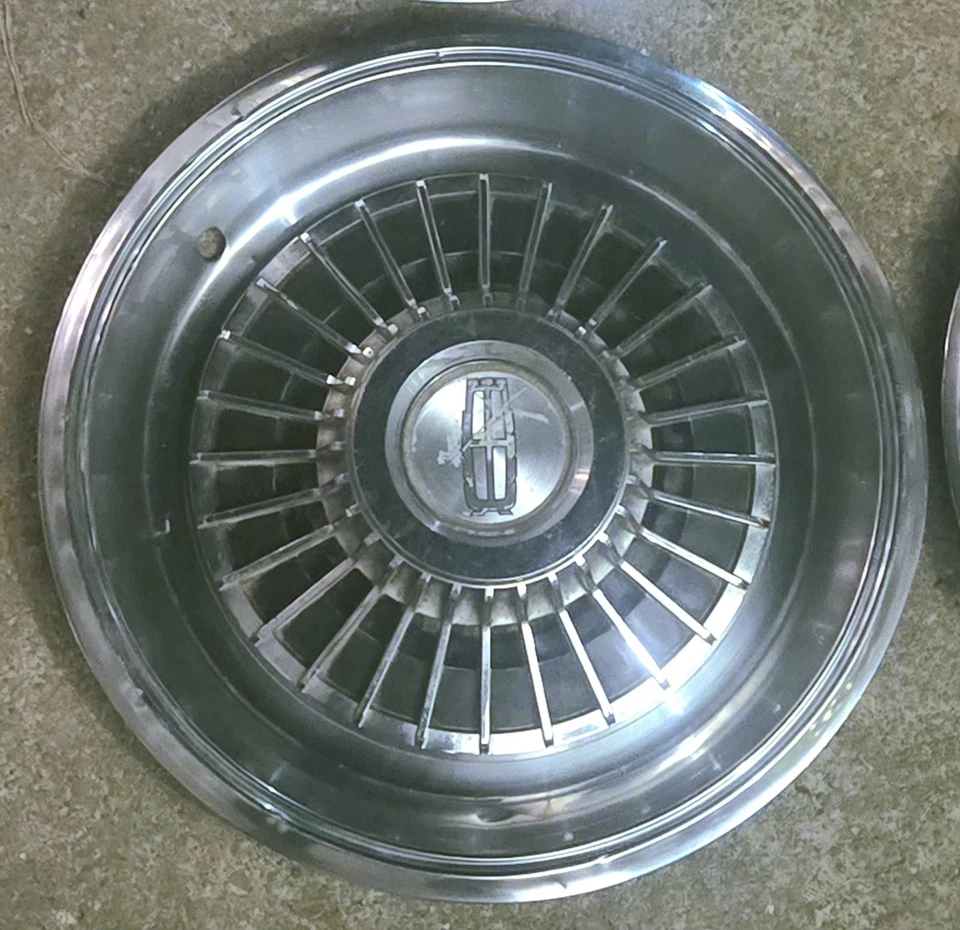 Juego de 4 cubiertas de rueda tapacubos vintage OEM 1979-1983 Mercury Grand Marquis 14" Foto 4 de 4