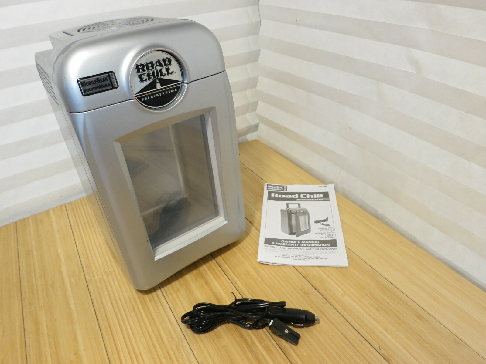 Road Chill Mobile Gear Automotive 12V Hot & Cold Refrigerato