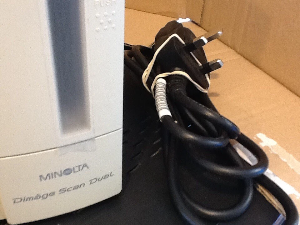 MINOLTA F-2400 DIMAGE SCAN DUAL FILM SIDE SCANNER + Power Supply - Image 2 of 4