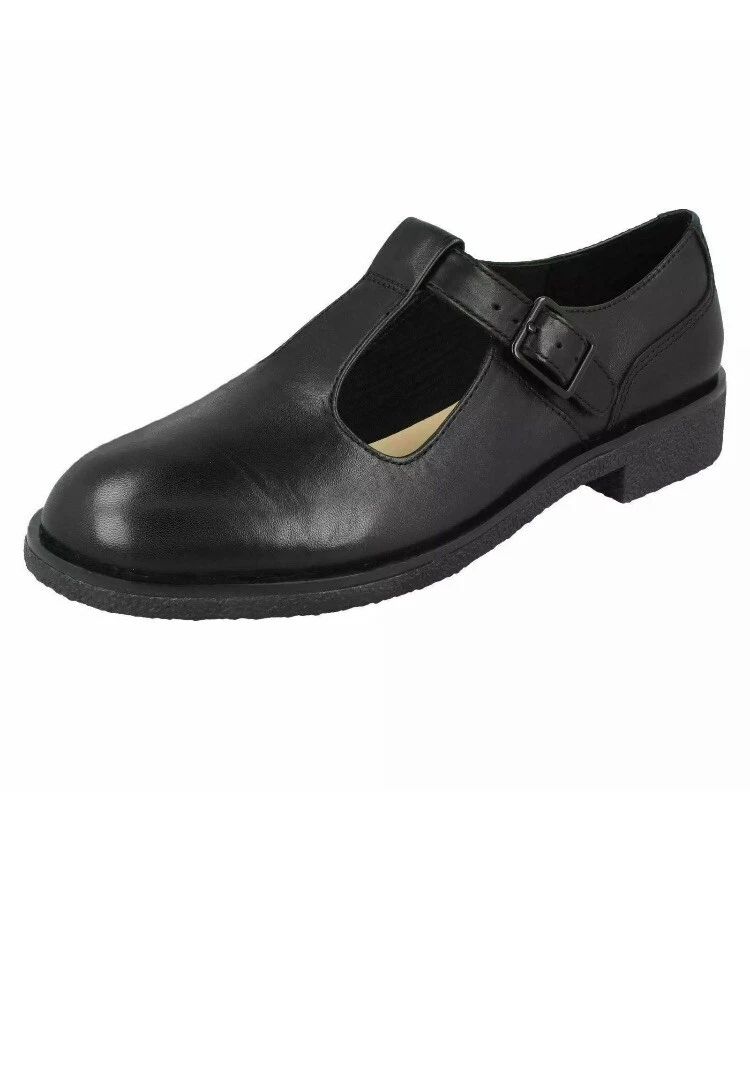 Town shoes 2025