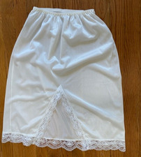 Vintage Designer Collection 100 Nylon white 1/2 slip, sz M, lace hem