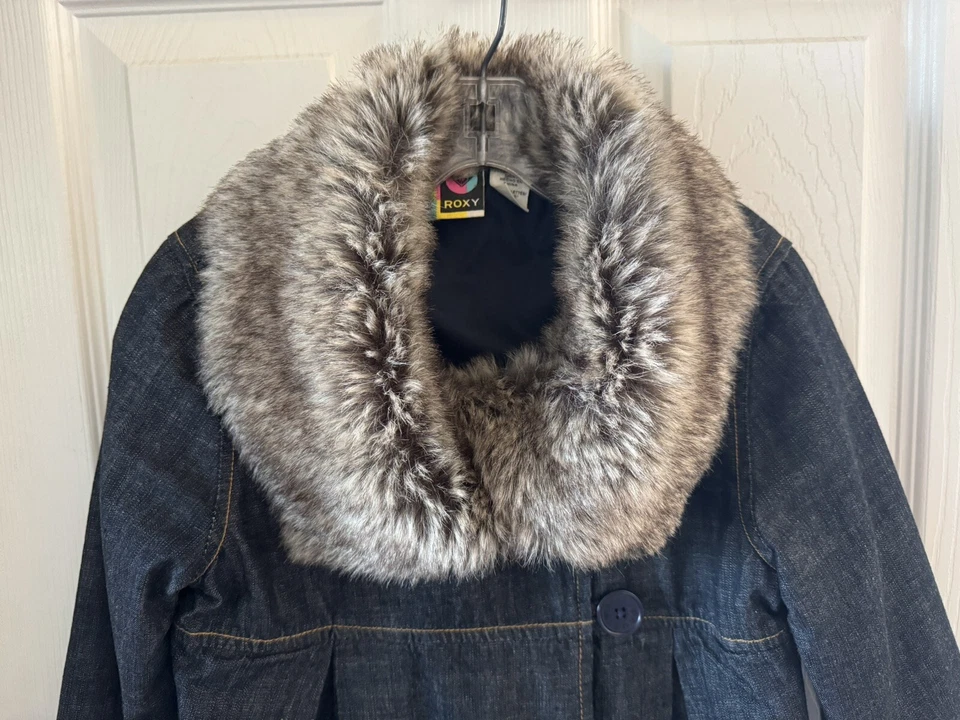 Abrigo chaqueta vaquera adorable para niñas Roxy con cuello de piel sintética talla S Foto 2 de 4