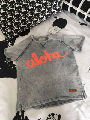 ZARA Boy verwaschenes graues Aloha T-Shirt Used-Look Oberteil Pullover Alter 5 neu mit Etikett
