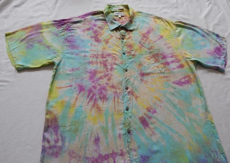 Camisa Tie Dye Púrpura Azul Manga Corta Abotonada - 2XL Para Hombres Hecha a Mano Rayón XXL Foto 3 de 4