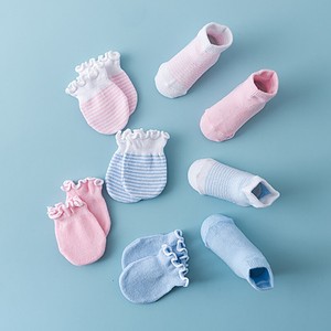newborn baby socks and gloves