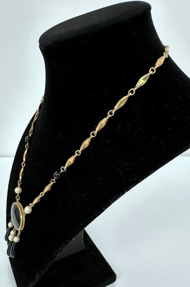 1928 Gold Tone Black Glass Onyx Oval Cartouche Faux Pearl Pendant Necklace - Image 4 of 4