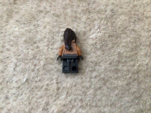 Lego Star Wars Solo Minifigure Qi'ra 75219 AT-Hualer Fur Coat sw0995 figure - Picture 2 of 2