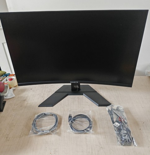 Moniteur gaming incurvé Gigabyte G32QC 31,5” 165 Hz QHD HDR 1500R 2560x1440 - Photo 2/10