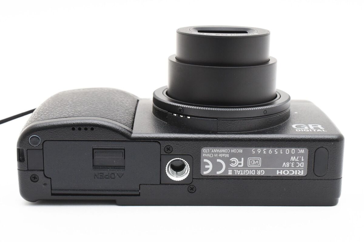 RICOH GR Digital III 10.0MP Compact Camera [Near Mint RICOH GR Digital III 10.0MP Compact Camera [Near Mint