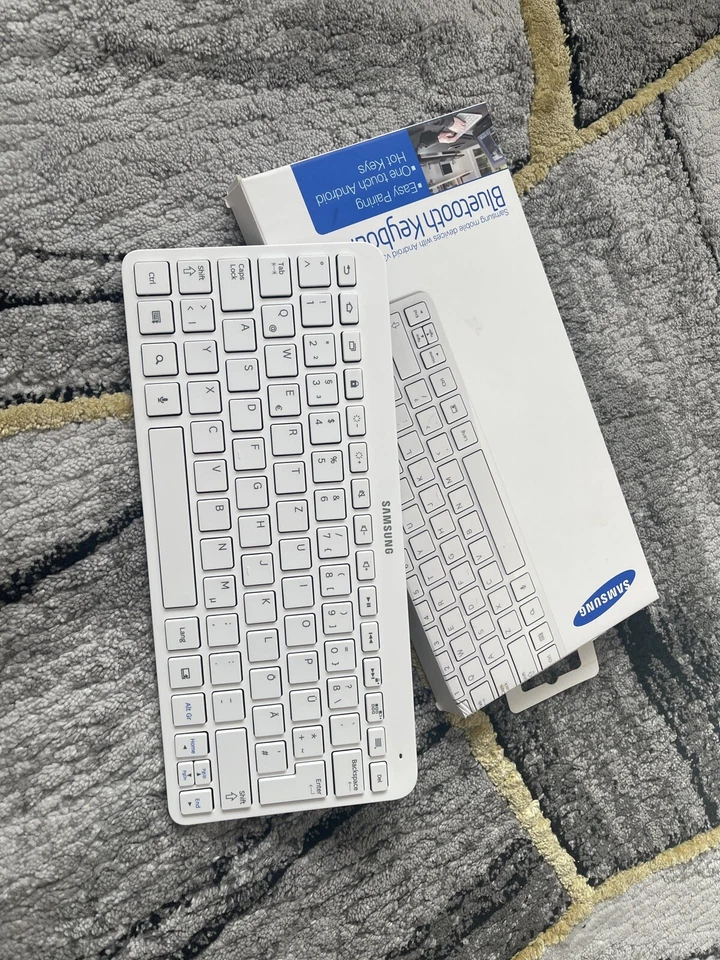 Samsung Bluetooth Keyboard BKB-10DE Weiß - Bild 2 von 2