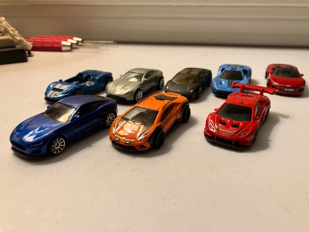 Lot of 8 Hot Wheels Loose Super Cars
