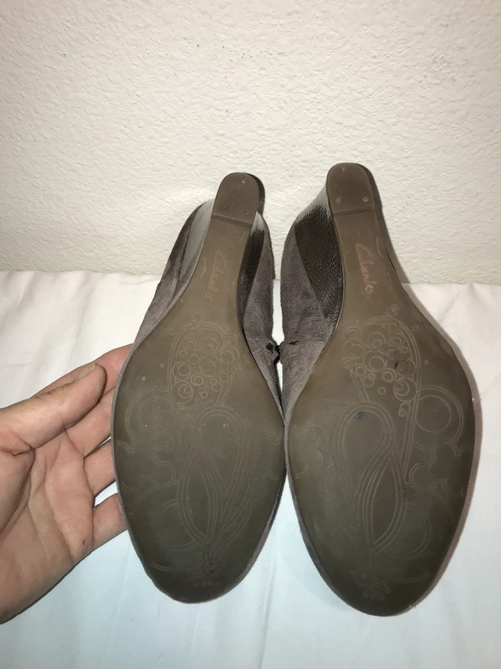 Botines de cuña Clarks para mujer gris gamuza cuero 7 M Lo tobillo Foto 4 de 4