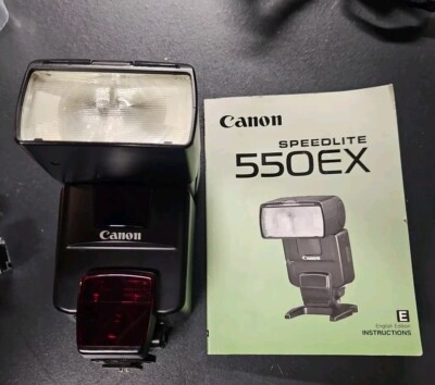 Canon Speedlite 550EX Shoe Mount Flash & Manual. Made In Japam Tested And Works