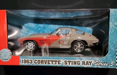 Tampa Bay Buccaneers NFL 1:24 Scale 1963 Corvette Sting Ray!!! 