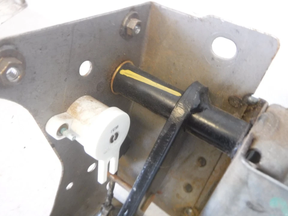 07-08 Saturn Sky Pontiac Solstice GXP OEM Auto Trans Brake Pedal with Bracket Foto 4 de 4