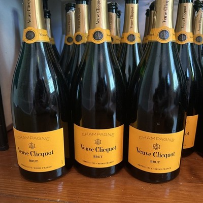 LOT OF 11 Veuve Clicquot 1.5L Magnum Champagne Collectible Green Empty Bottle