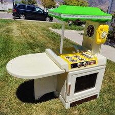 Vintage Little Tikes Pantry Party Kitchen Island 1982 Sink Oven Stove Child