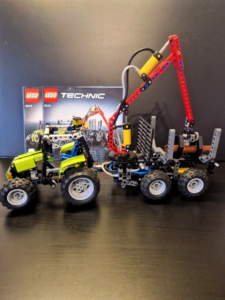2x Lego Technic: 8049 Traktor mit Forstkran + 9393 Traktor komplett + Anleitung  - Bild 4 von 4