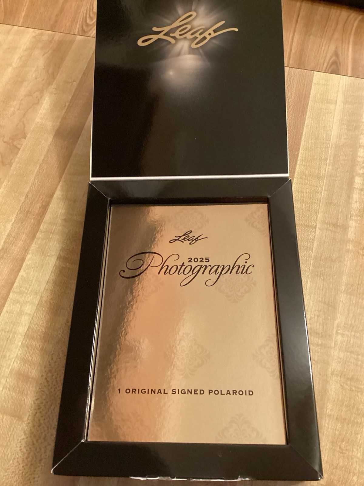 2025 LEAF PHOTOGRAPHIC MIKE FARRELL 1/1 FRAMED SIGNED POLAROID MASH AUTO