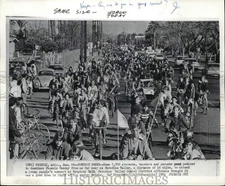 1974 Press Photo Paradise Valley citizens ride bicycles going to a concert in AZ