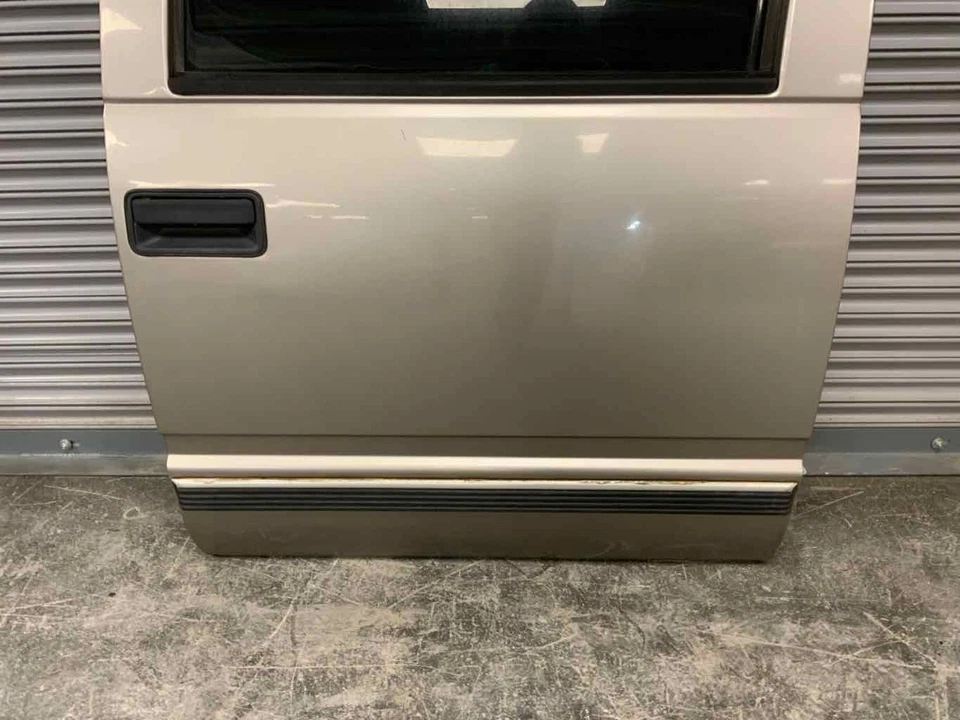 92-99 Chevy Suburban 1500 Passenger RH Pewter-11U Rear Power Door Shell Foto 3 de 4