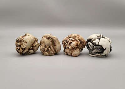 Vier Netsuke - Tierskulpturen - Bären, Hunde, Katzen & Ratte (A/F) - Resin