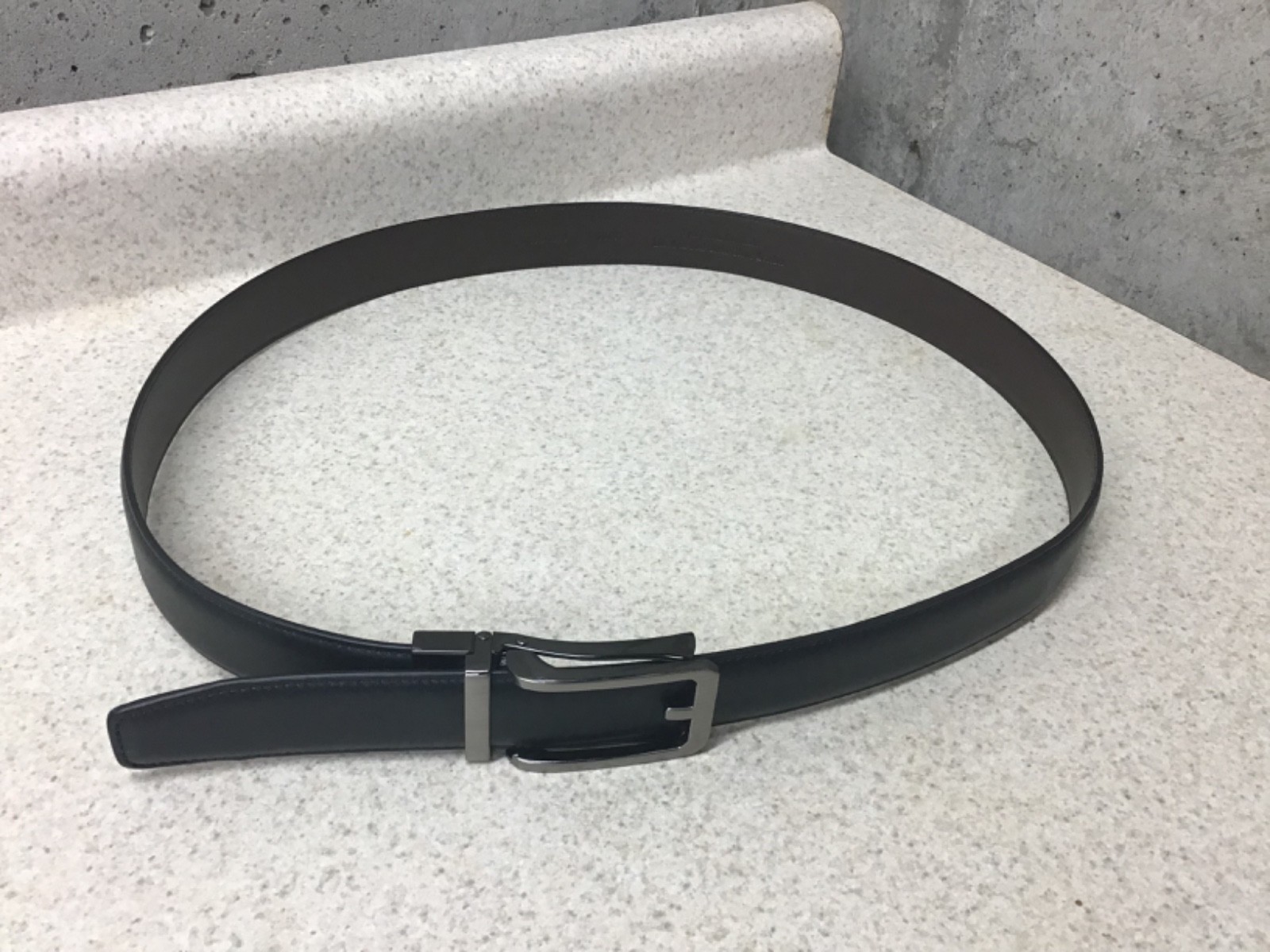 NEW Rarely Seen Roundtree & Yorke Black Full Grain Cowhide RATCHET Belt Size 38 image 6