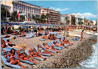 VINTAGE POSTCARD CONTINENTAL SIZE SUNBATHING AT NICE COTE D'AZUR FRANCE 1960s