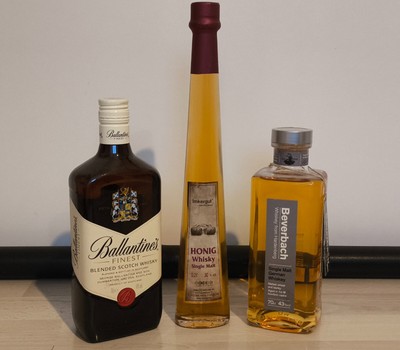 3 Flaschen Whisky Konvolut* Beverbach* Ballantines* Honigwhisky