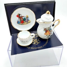 Alice In Wonderland Dollhouse Miniature China Reutter Porzellan Germany Set of 4
